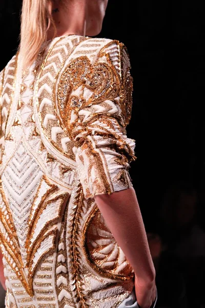 Look 50